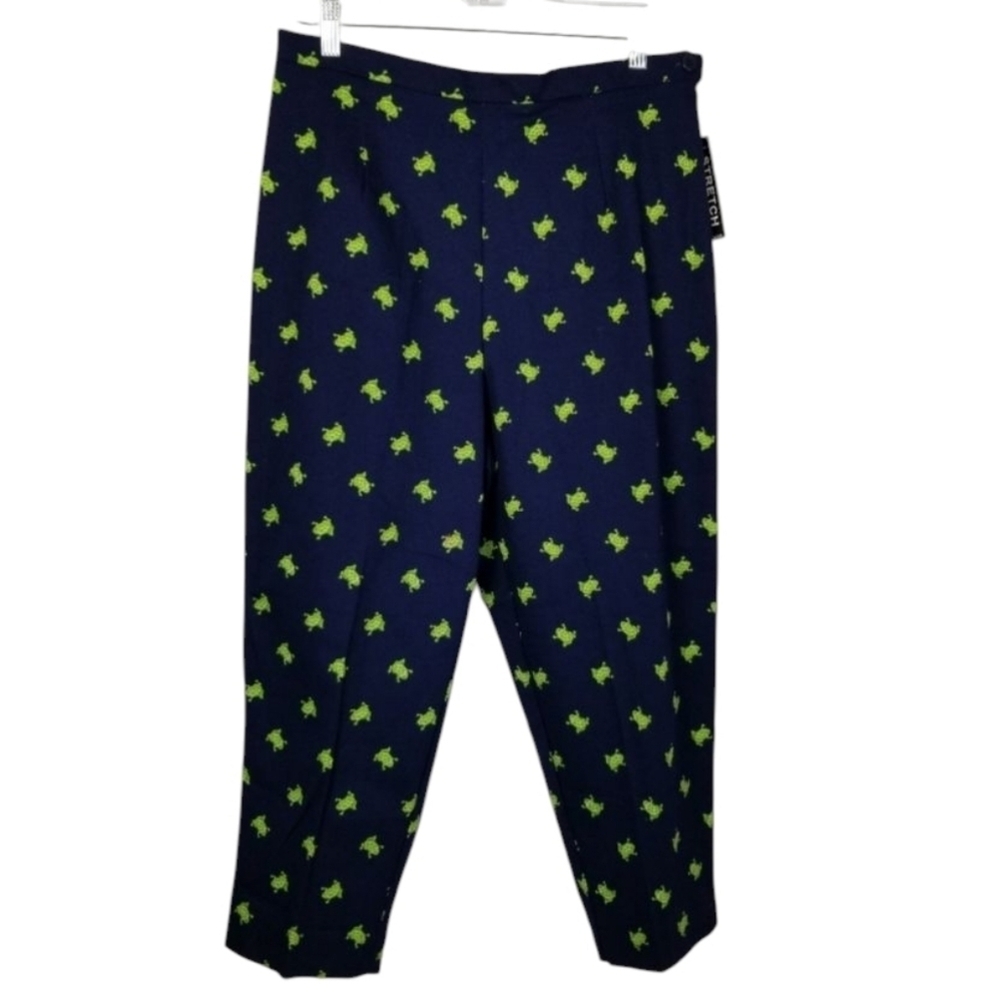 Briggs NY Womens Capri Pants Size 14 Navy Blue Green Frog Print Novelty Stretch